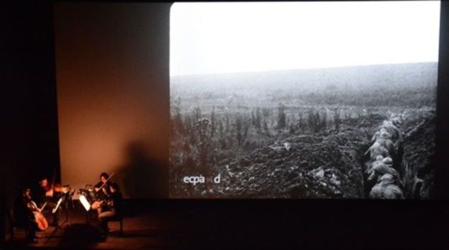 Le Quatuor Prima Vista intervient régulièrement lors de ciné-concerts. Ici, à l'occasion d'une représentation de "No man's land", en septembre 2014, au cinéma Comoedia à Lyon. Bernard Schafter